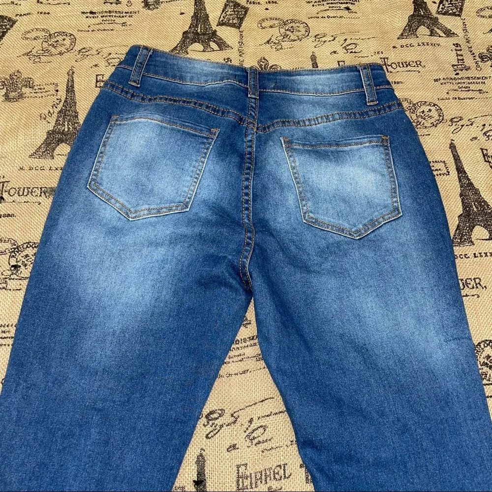 Between Us NWT! Denim High Rise Distressed Floral Embroidered Skinny Jean - Picture 8 of 13